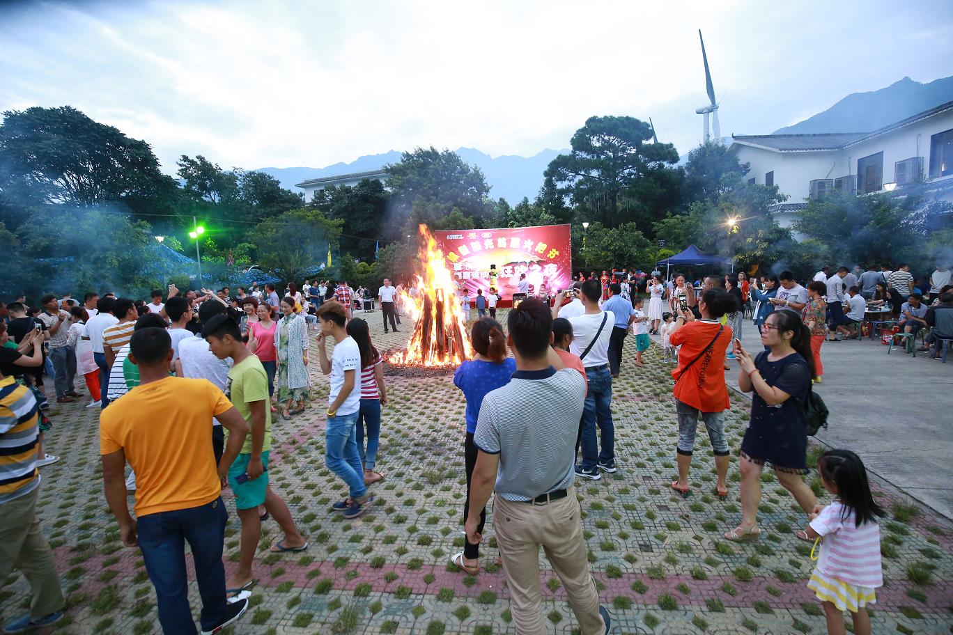 螺髻陽光首屆火把節(jié)圓滿閉幕
