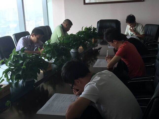 集團開展《2015年四川省耕地保護(hù)業(yè)務(wù)》和《工礦廢棄地復(fù)墾利用試點項目》專題培訓(xùn)并組織理論考試